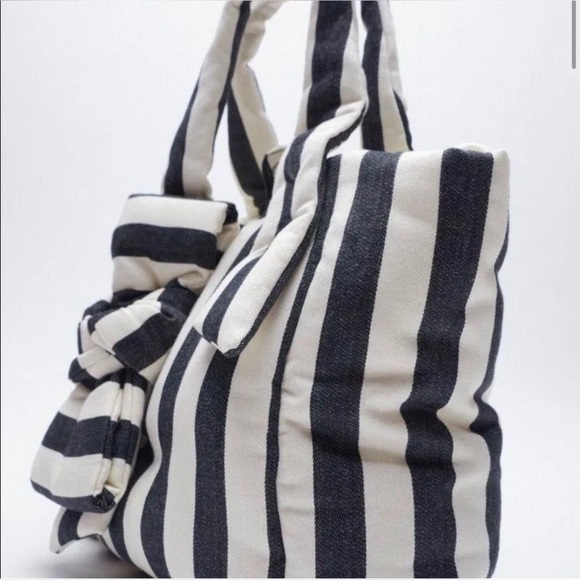ZARA Beautiful & Unique B & W large striped Bow Tote Bag NWT🔥🔥🔥 - Picture 5 of 9